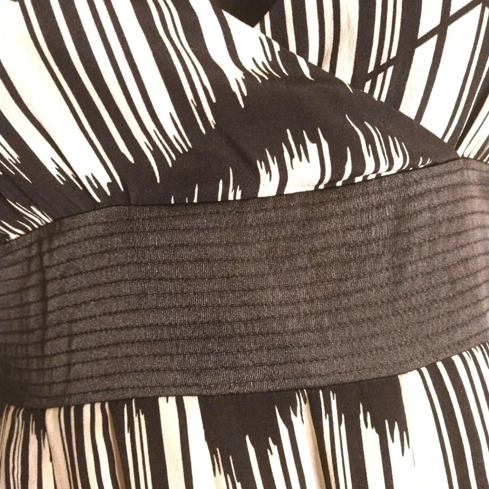 Elegant tahari silk event dress EUC โค๏ธ - Picture 2 of 14